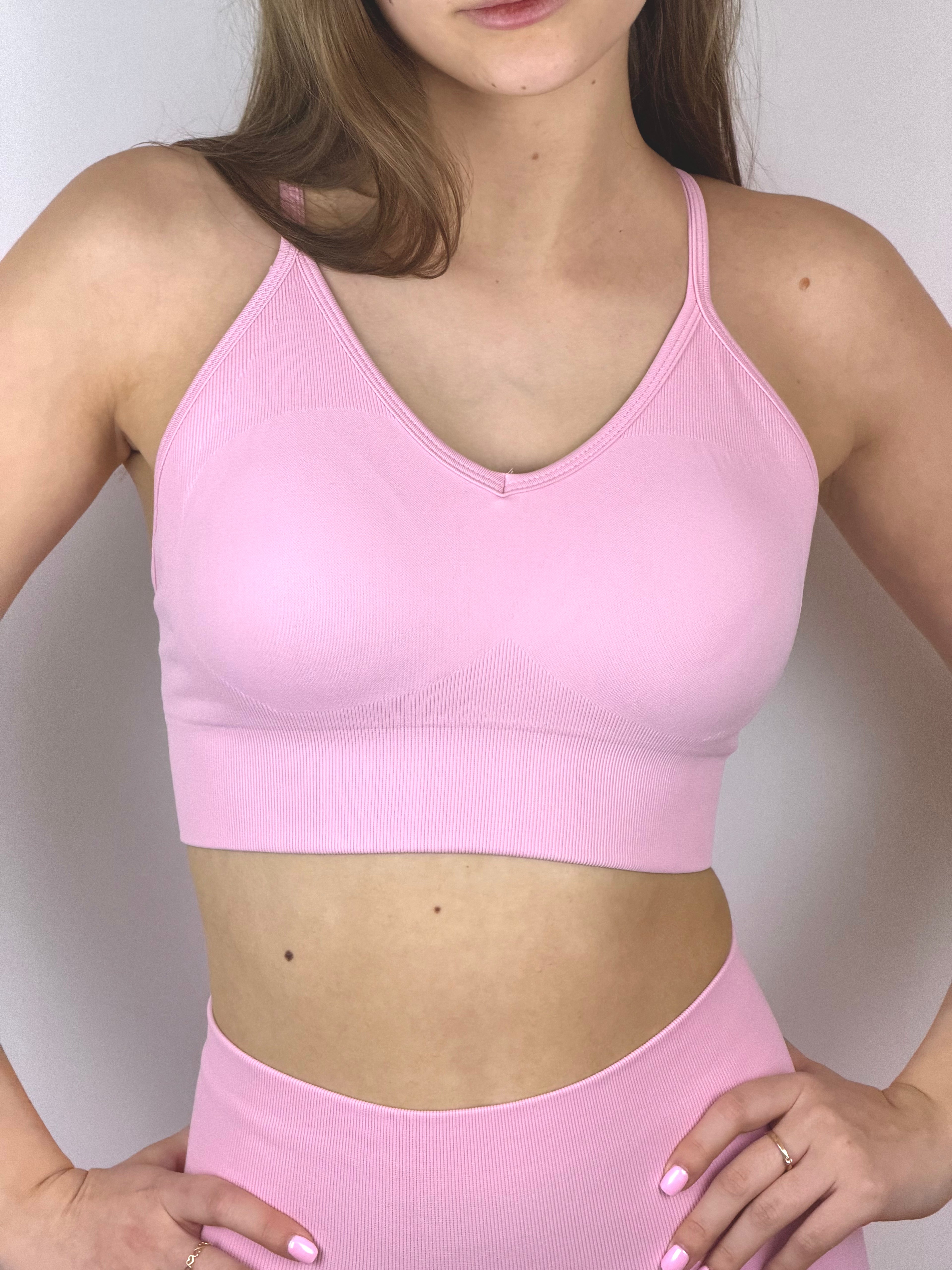 Zestaw sportowy ze stanikiem różowy